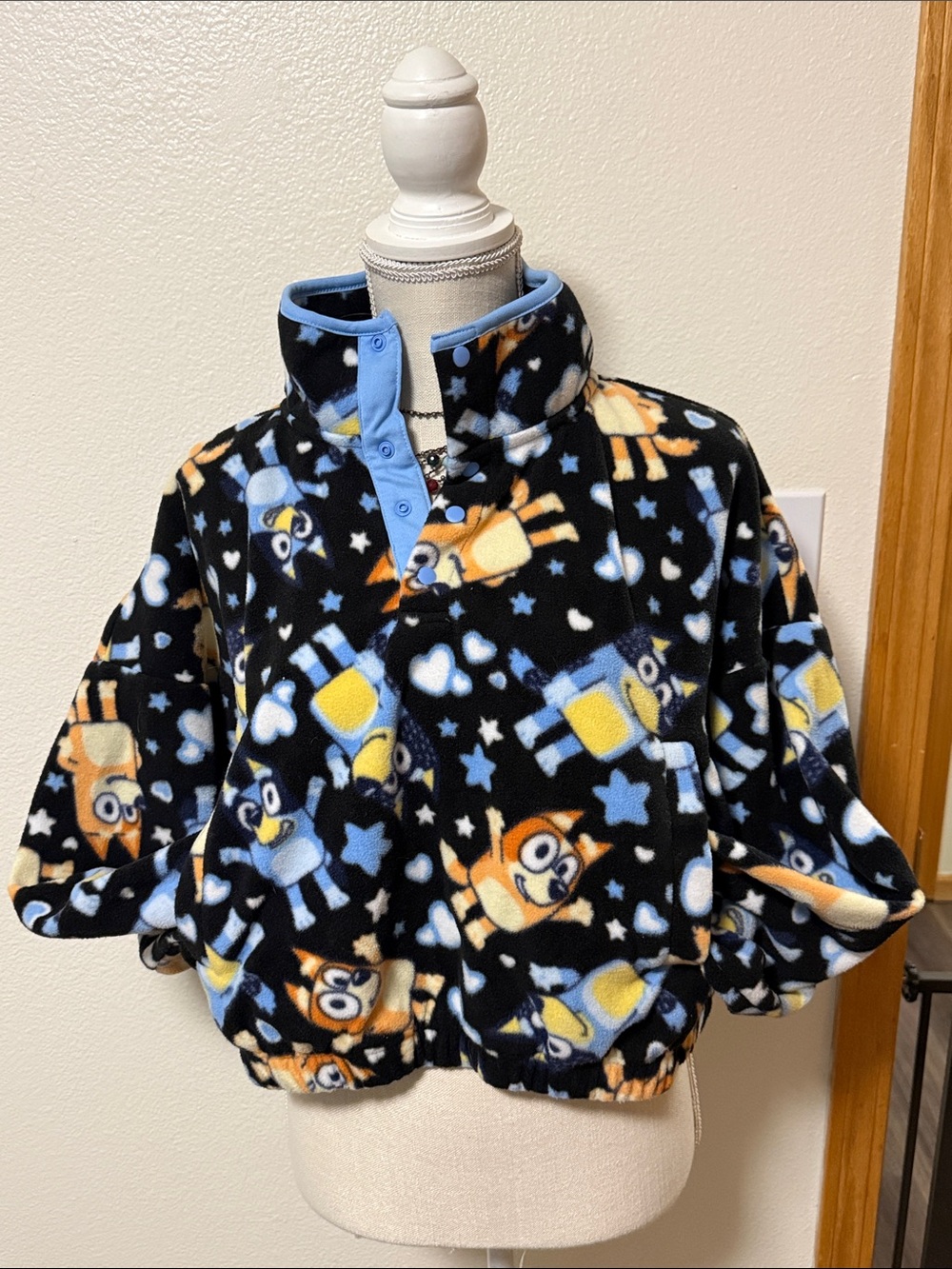 Women’s Bluey Crop Sweater size Medium